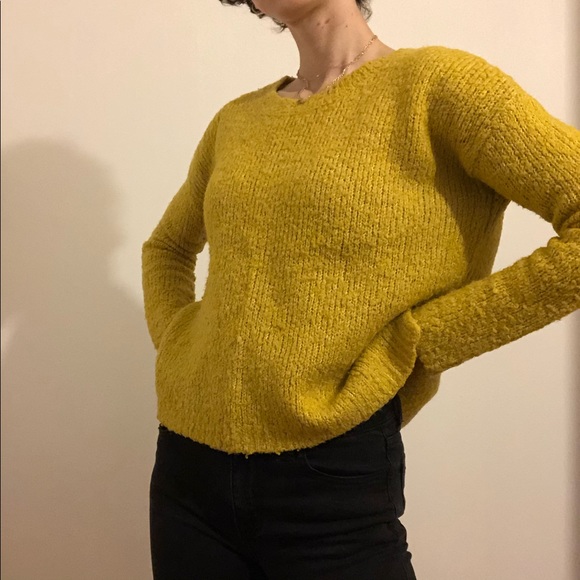 Mustard cozy sweater - Picture 9 of 12